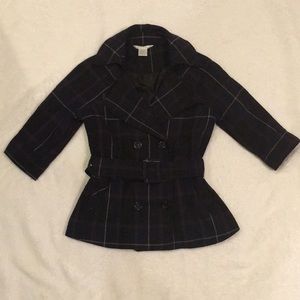 Super cute and warm quarter sleeve plaid blazer